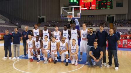 Le Dr Autissier,chirurgien de l'équipe de France A' de basket ball